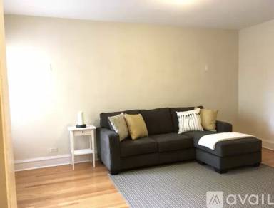 Main picture of 6203 N Claremont Ave