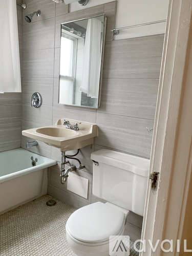 Main picture of 2712 N Milwaukee Ave