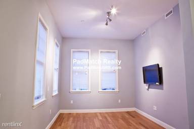 Main picture of 195 W 3rd St