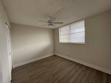 Main picture of 9340 Lagoon Pl