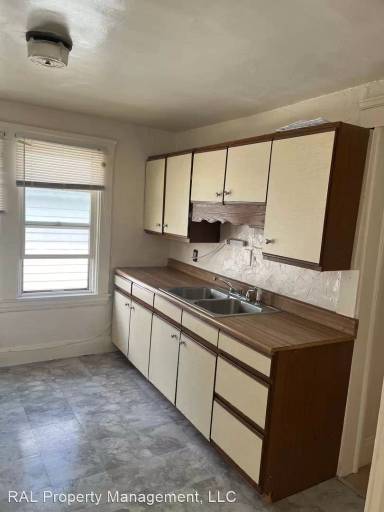 Main picture of 18709 Mohawk Ave