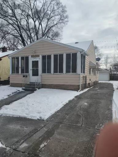 Main picture of 758 Silman St