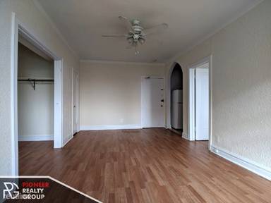 Main picture of 4829 N Damen Ave