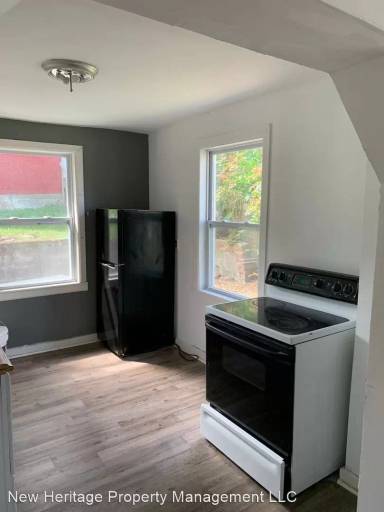 Main picture of 31 Wood St