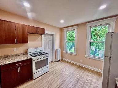 Main picture of 62 Cambridge St