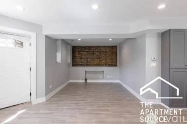 Main picture of 3135 N Oakley Ave