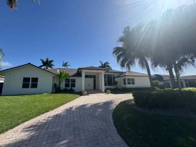 Main picture of 10840 SW 139th Rd