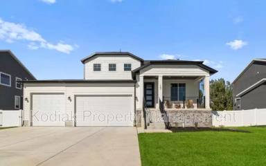 Main picture of 127 N 4450 W