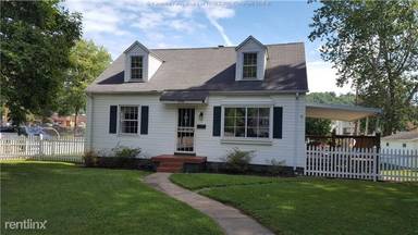 Main picture of 3700 Washington Ave SE