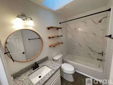 Main picture of 32 Huntsfield Dr