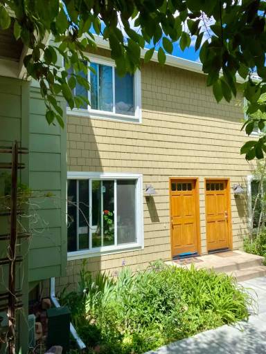 Main picture of 3850 Broadway St