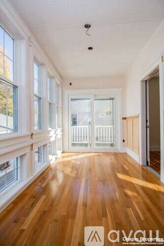 Main picture of 334 Clyde St