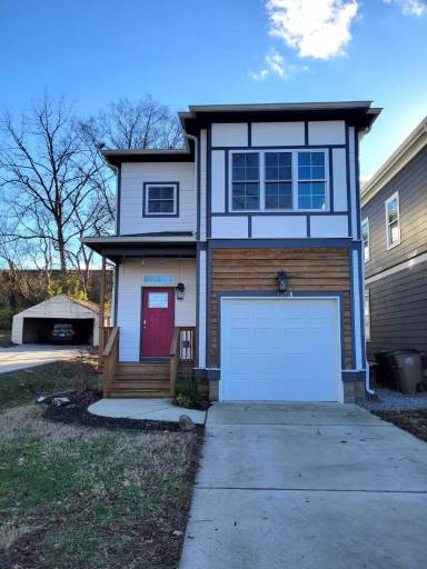 Main picture of 1020B Joyce Ln