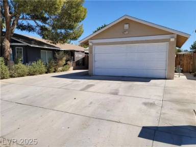 Main picture of 1528 S Christy Ln