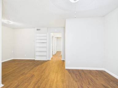 Main picture of East University Place