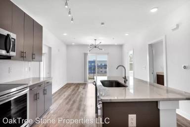 Main picture of 525 Parkway Dr NE