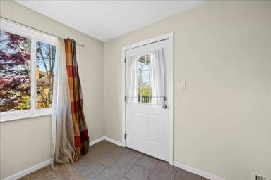 Main picture of 1339 Rutherford Ave