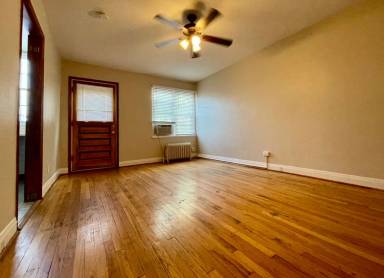 Main picture of 303 S Main St