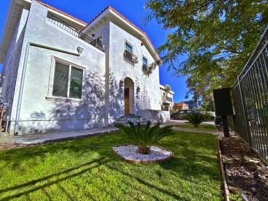 Main picture of 4839 W 18th St
