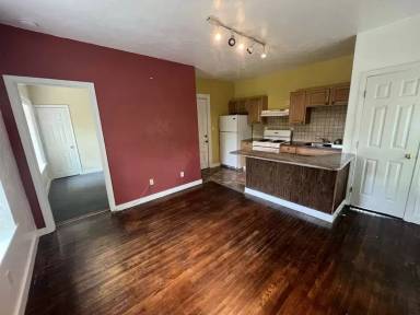 Main picture of 389 Rock St