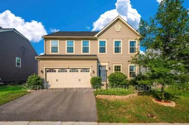 Main picture of 136 West Wing Way