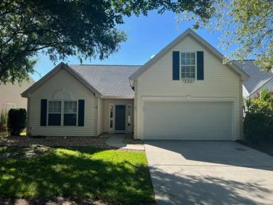 Main picture of 111 Lake Linden Dr