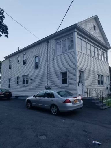 Main picture of 51 Russell Rd