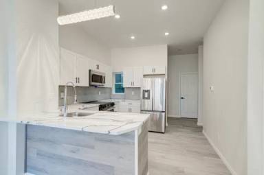 Main picture of 1252 S 15th St