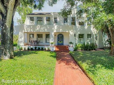 Main picture of 2911 W Chapin Ave