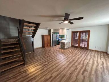 Main picture of 5915 Laredo St