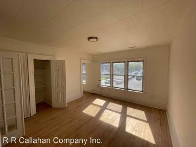 Main picture of 1733 S Halsted St