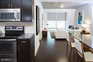 Main picture of 1631 Main St