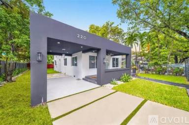 Main picture of 220 NW 41st St