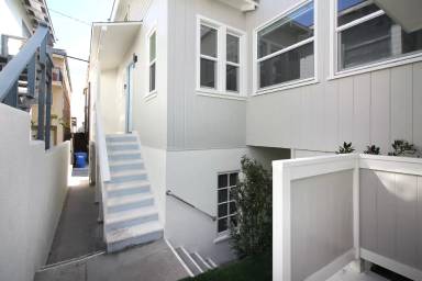 Main picture of 230 30th St