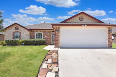 Main picture of 304 E Little Dipper