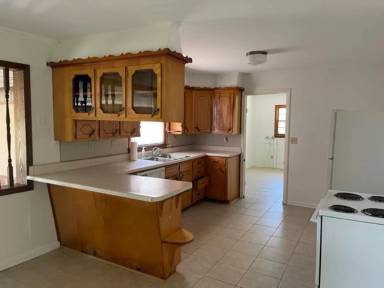 Main picture of 414 N Louise Ave