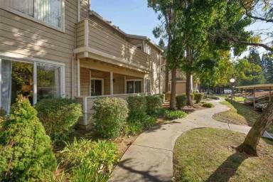 Main picture of 760 Canyon Oaks Dr