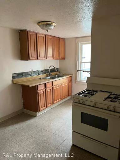 Main picture of 9718 Anderson Ave