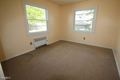 Main picture of 27 Barrington Ave