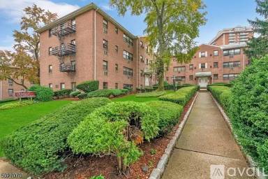 Main picture of 212 Prospect Ave