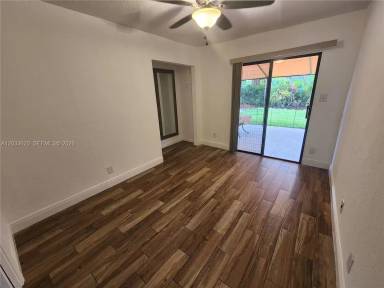 Main picture of 1631 SW 129th Way