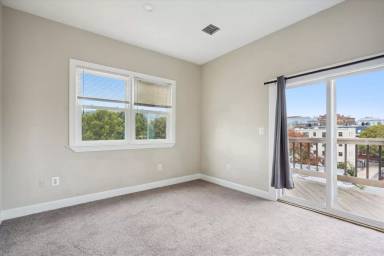 Main picture of 316 F St NE