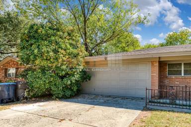 Main picture of 5625 Wales Ave