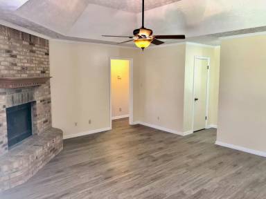 Main picture of 7113 Breckenridge Dr