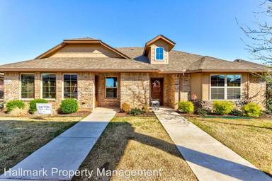 Main picture of 8905 SW 55th St