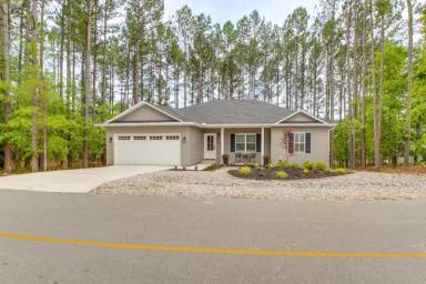 Main picture of 325 Maderas Dr