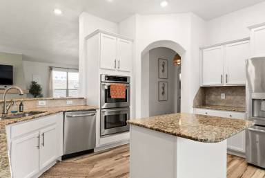 Main picture of 8904 Viewpark Ln