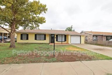 Main picture of 2419 Poplar St