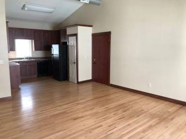 Main picture of 515 E College St