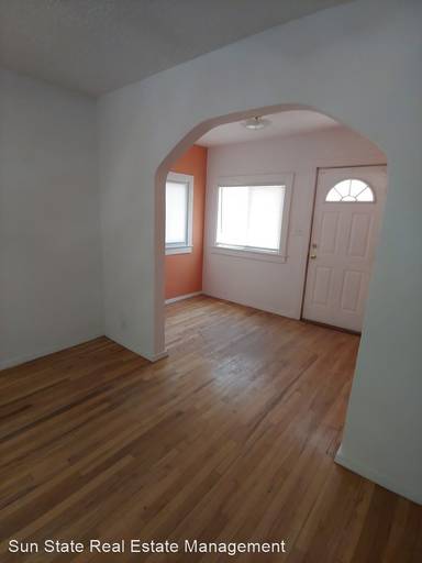 Main picture of 1521 Gold Ave SE